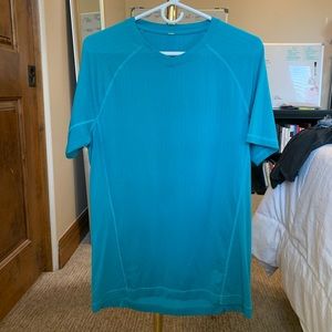 Men’s Lululemon shirt